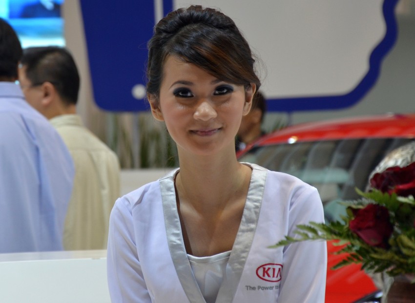 IIMS 2012 – the ladies from Jakarta, Part One 132901