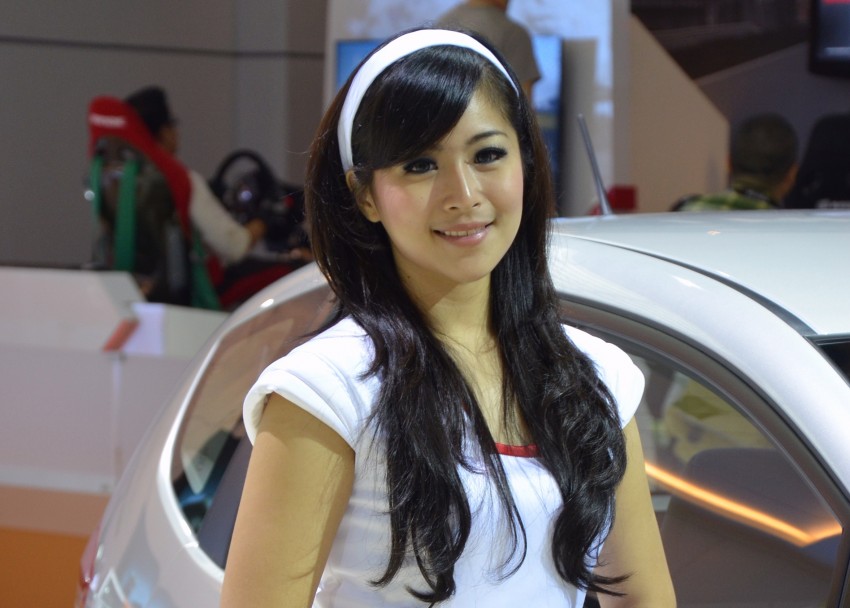 IIMS 2012 – the ladies from Jakarta, Part One 132821