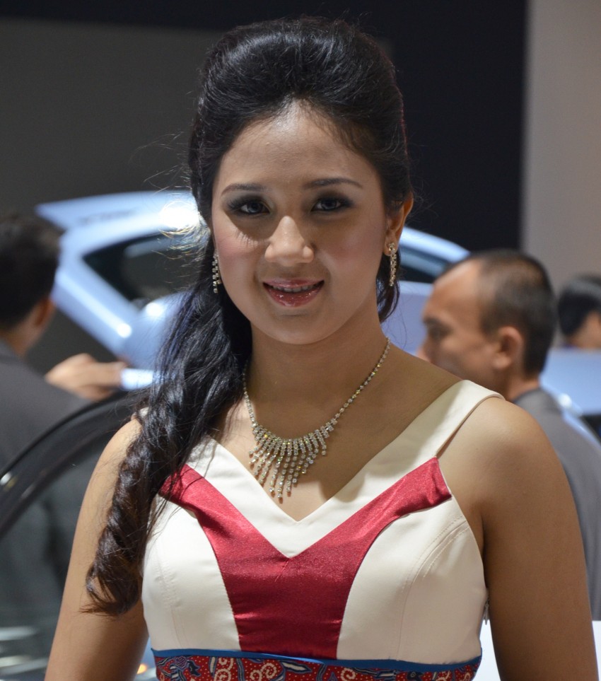 IIMS 2012 – the ladies from Jakarta, Part One 132833