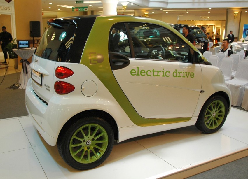 smart fortwo electric drive on display at 1 Utama 74532