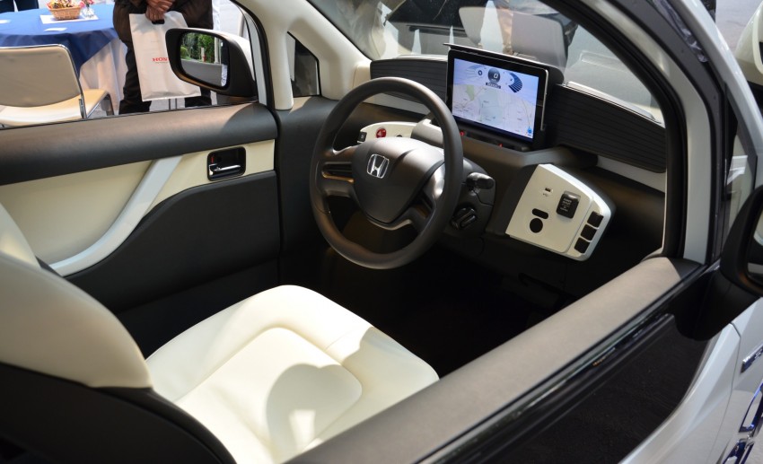 Honda unveils Micro Commuter Prototype EV 141299