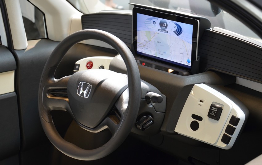 Honda unveils Micro Commuter Prototype EV 141307