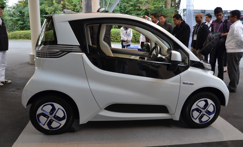 Honda unveils Micro Commuter Prototype EV 141305