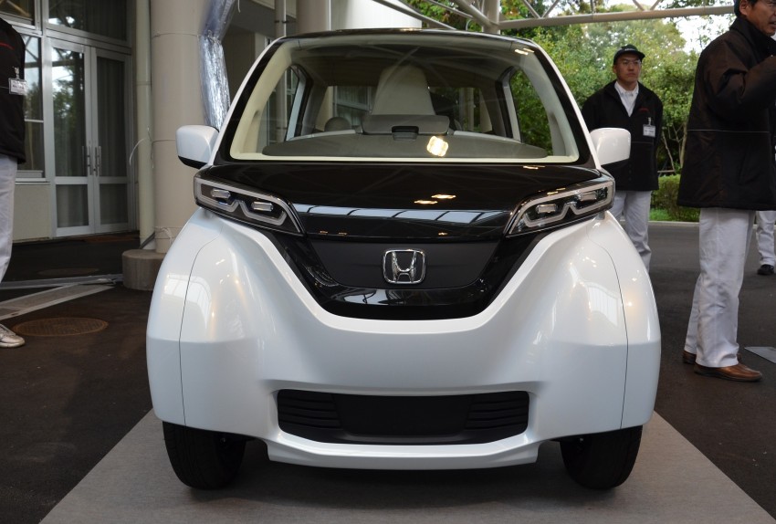 Honda unveils Micro Commuter Prototype EV 141316