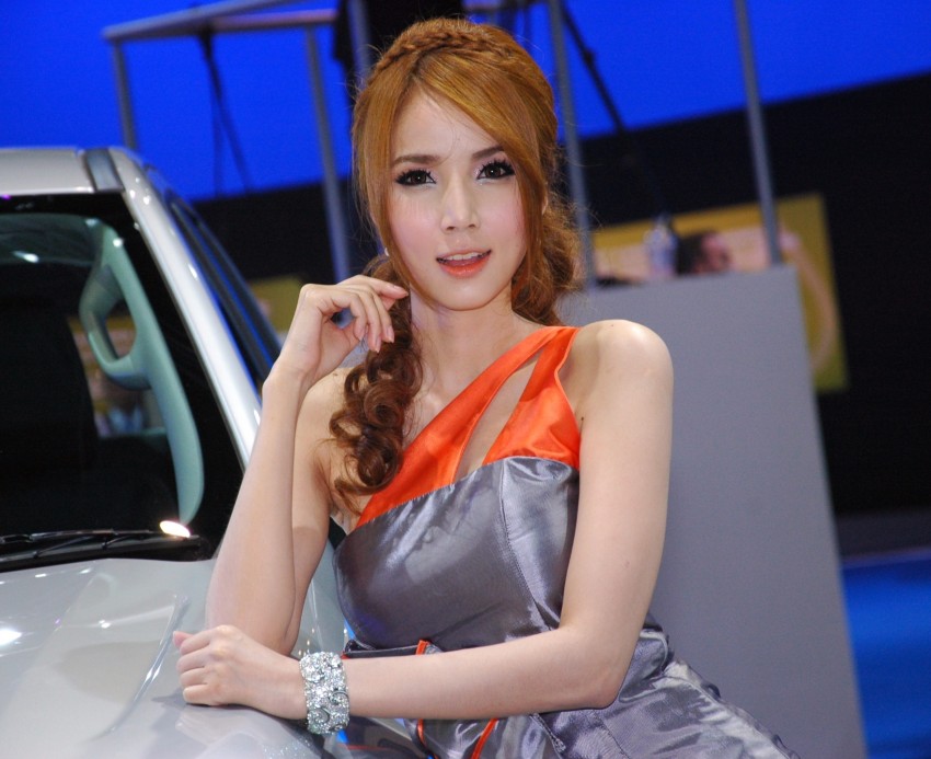 Bangkok Motor Show 2012 – the ladies say hello! 96589