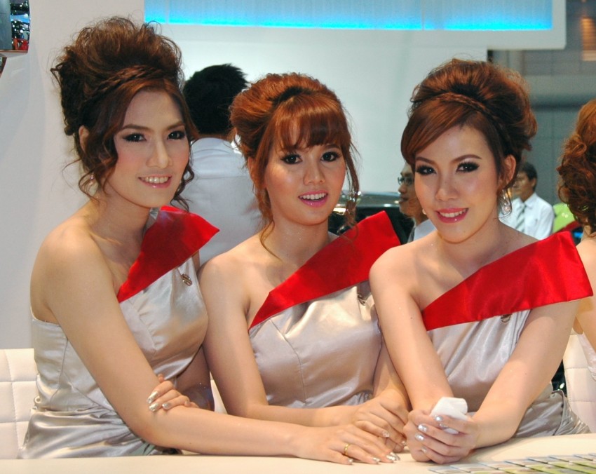 Bangkok Motor Show 2012 – the ladies say hello! 96530