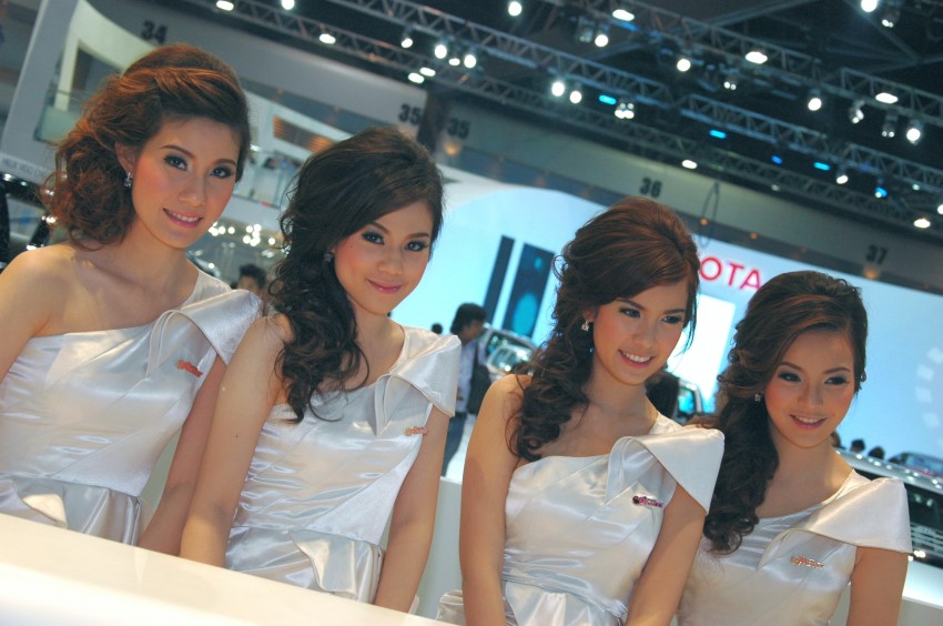 Bangkok Motor Show 2012 – the ladies say hello! 96519