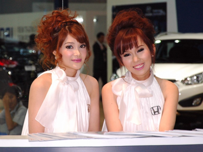 Bangkok Motor Show 2012 – the ladies say hello! 96516