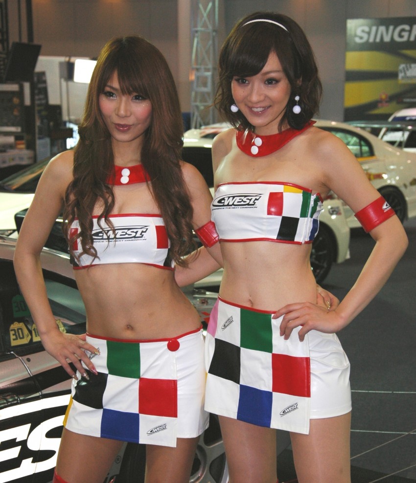 Bangkok Motor Show 2012 – the ladies say hello! 96521