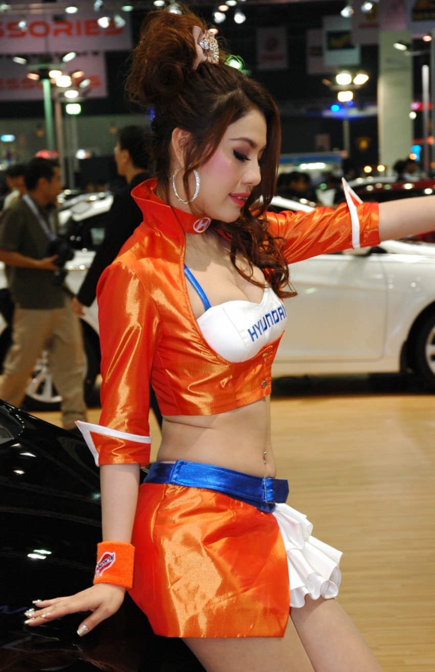 Bangkok Motor Show 2012 – the ladies say hello! 96485