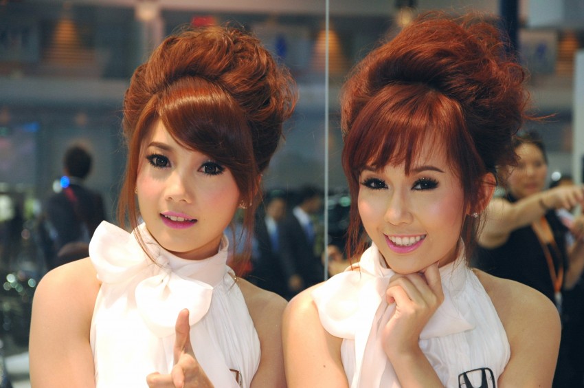 Bangkok Motor Show 2012 – the ladies say hello! 96480