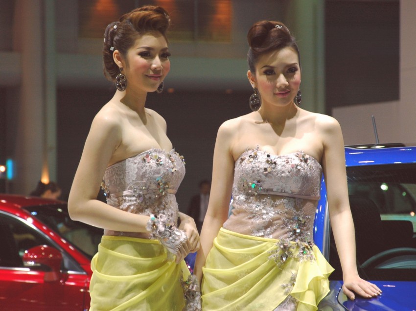 Bangkok Motor Show 2012 – the ladies say hello! 96385