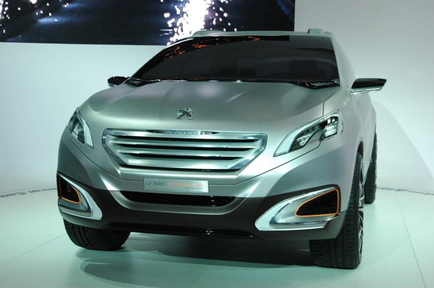 Peugeot Urban Crossover Concept hints at the future 102836