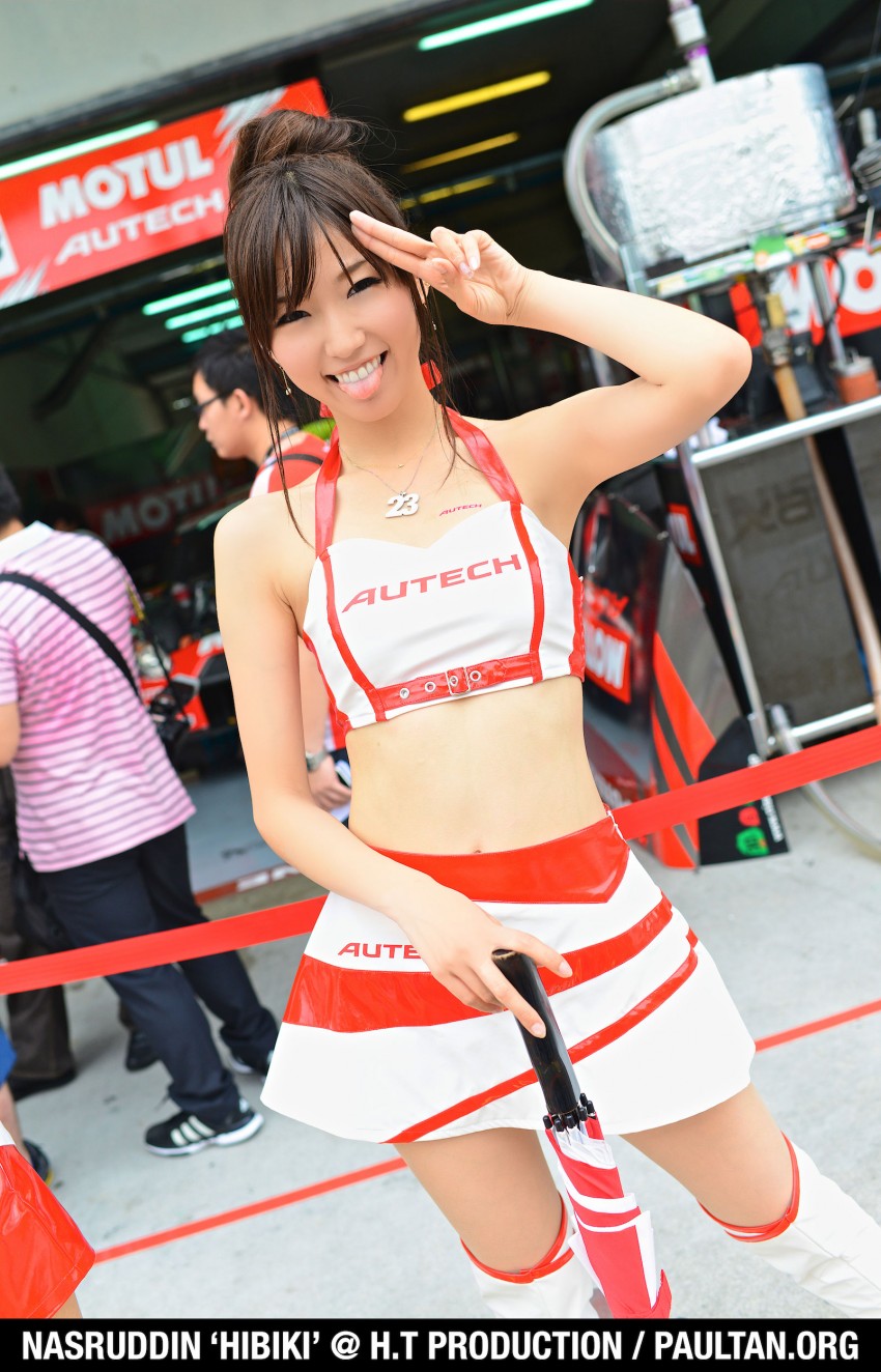 Super GT 2012 Rd 3: Of booth babes and race queens 112205