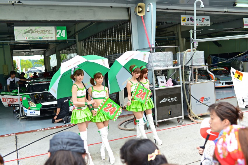 Super GT 2012 Rd 3: Of booth babes and race queens 112211