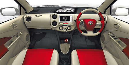 Delhi 2010: Toyota Etios sedan and hatch unveiled!