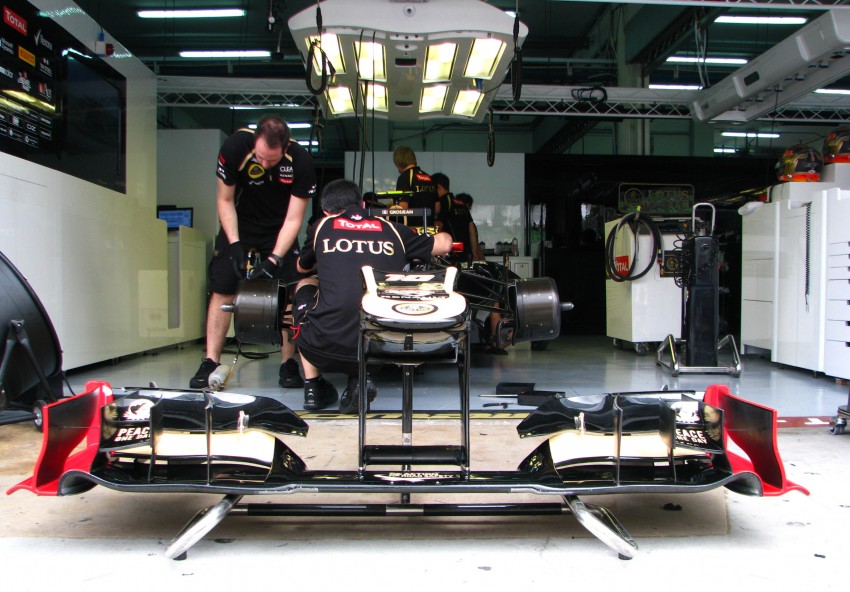 Lotus F1 Team: An inside look into the team’s garage 95700