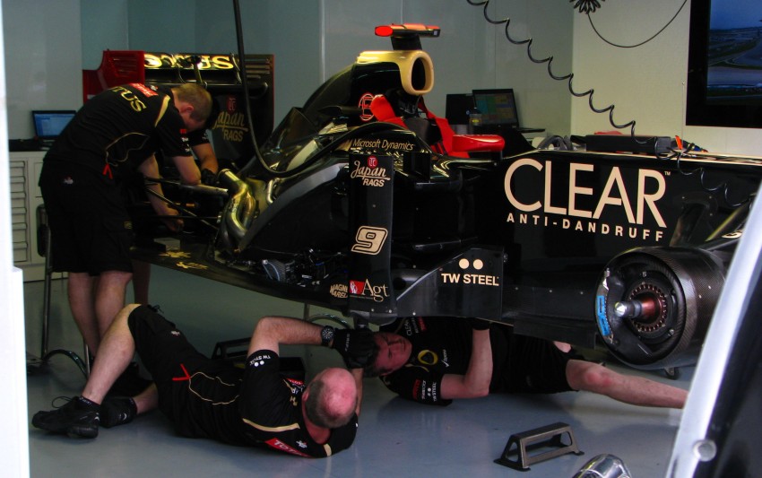 Lotus F1 Team: An inside look into the team’s garage 95701