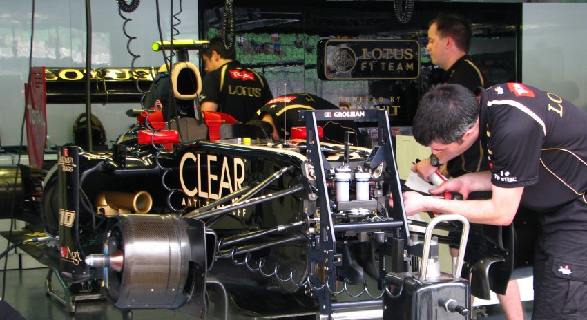 Lotus F1 Team: An inside look into the team’s garage 95692