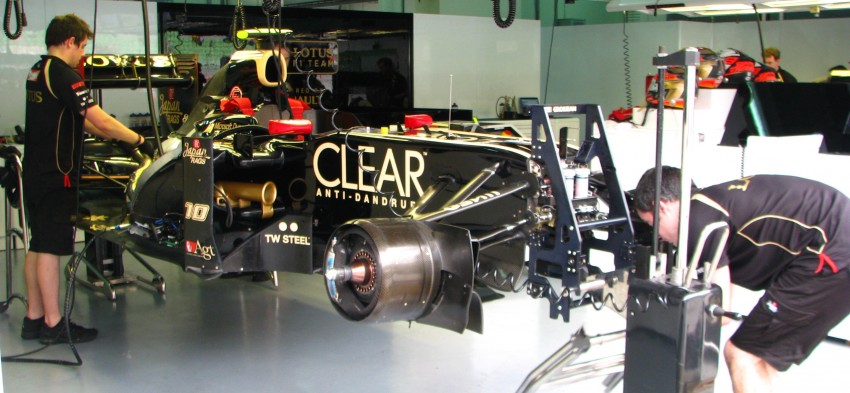 Lotus F1 Team: An inside look into the team’s garage 95693