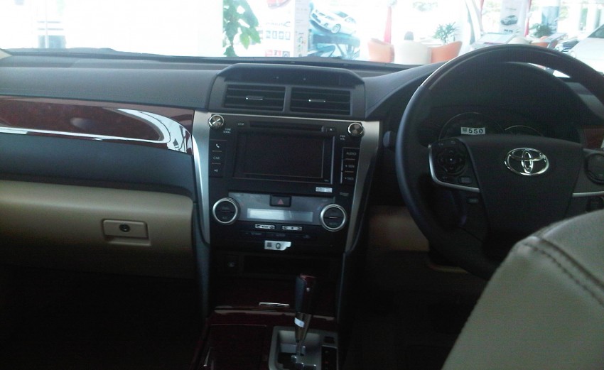 Toyota Camry XV50 snapped with aerokit at showrooms 109523