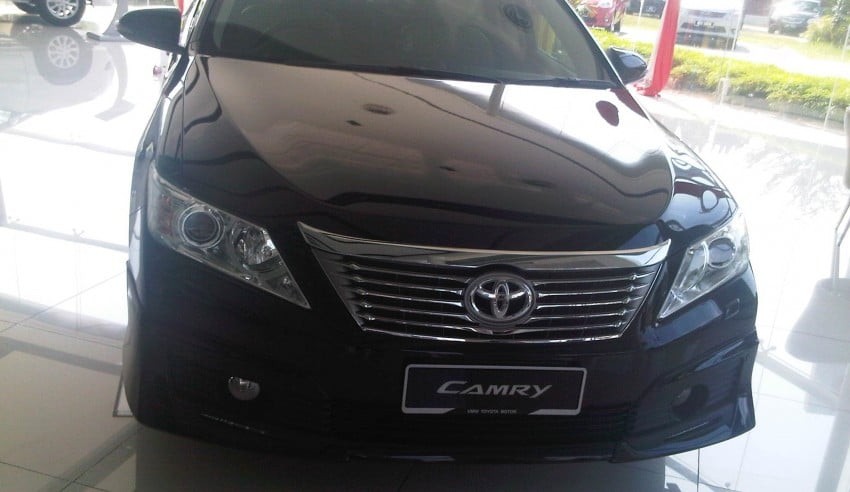 Toyota Camry XV50 snapped with aerokit at showrooms 109526
