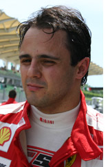 Ferrari extends Felipe Massa’s contract till 2012