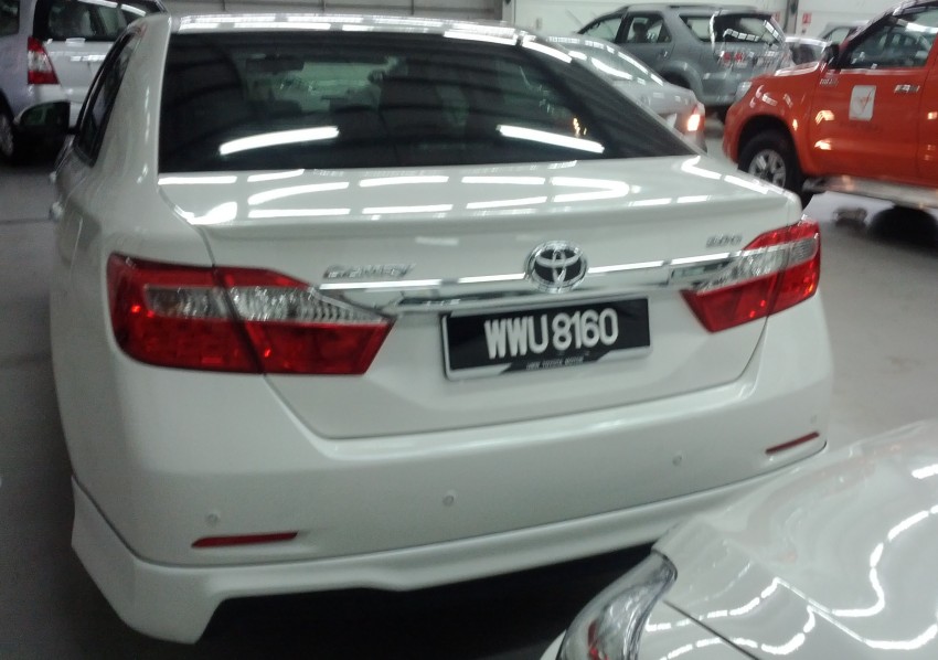 Toyota Camry XV50 snapped with aerokit at showrooms 109514