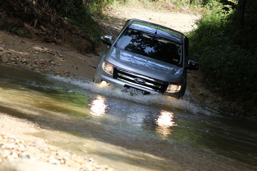 TESTED: Ford Ranger XLT 2.2 Manual driven in all jungles – the concrete one and the green-muddy one 116830