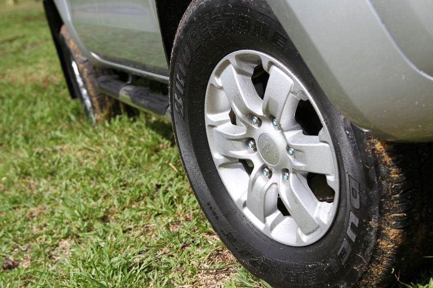 TESTED: Ford Ranger XLT 2.2 Manual driven in all jungles – the concrete one and the green-muddy one 116861
