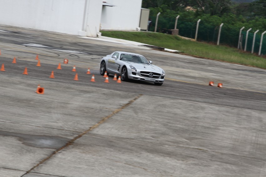 Power is nothing without control: Mika Hakkinen performs stunts at ‘Join the Pact’ event 123135