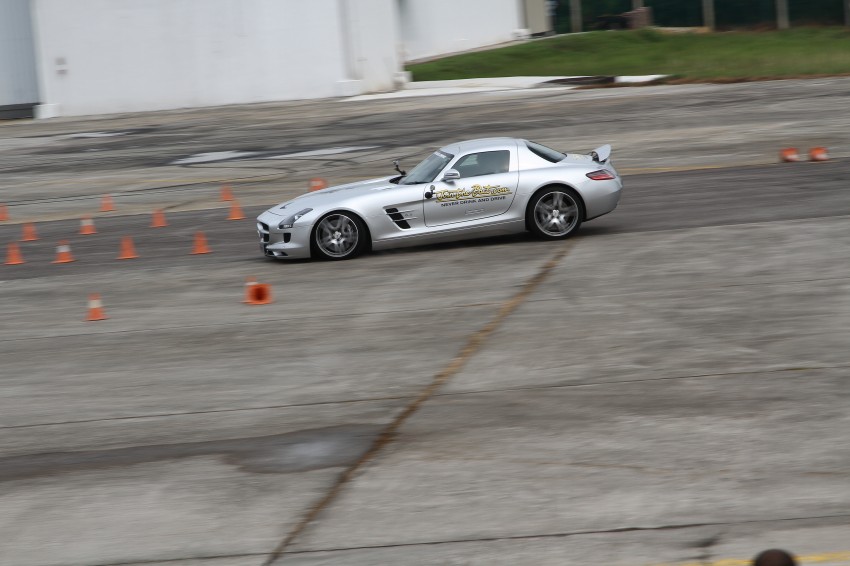 Power is nothing without control: Mika Hakkinen performs stunts at ‘Join the Pact’ event 123140