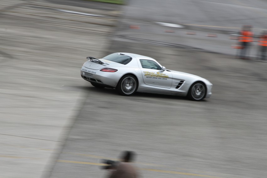 Power is nothing without control: Mika Hakkinen performs stunts at ‘Join the Pact’ event 123147