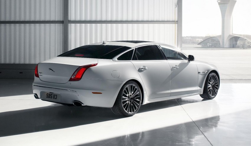 Jag XJ Ultimate – special Coventry cat presented in China 103178