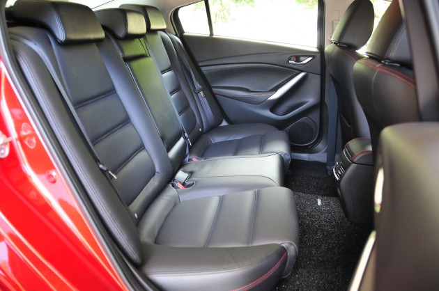 Mazda6_rearseats