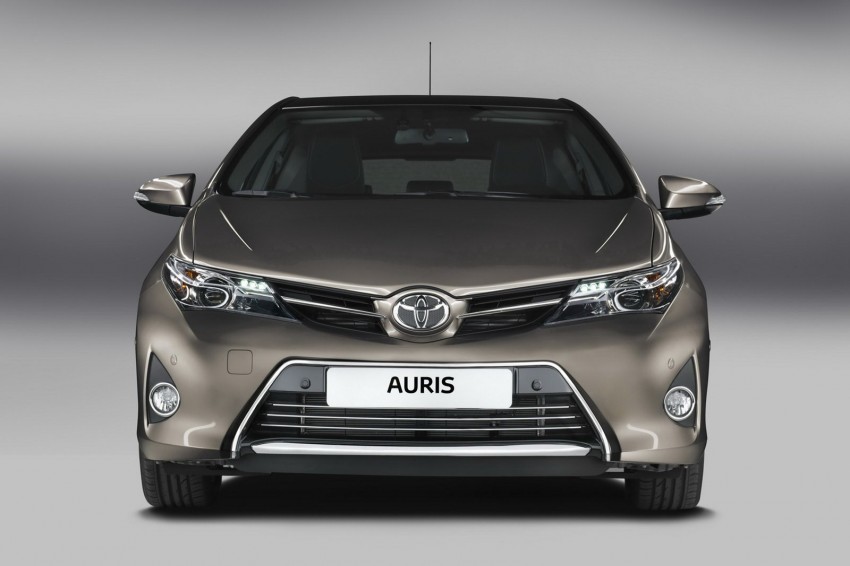 2013 Toyota Auris C-segment hatchback unveiled! 126258