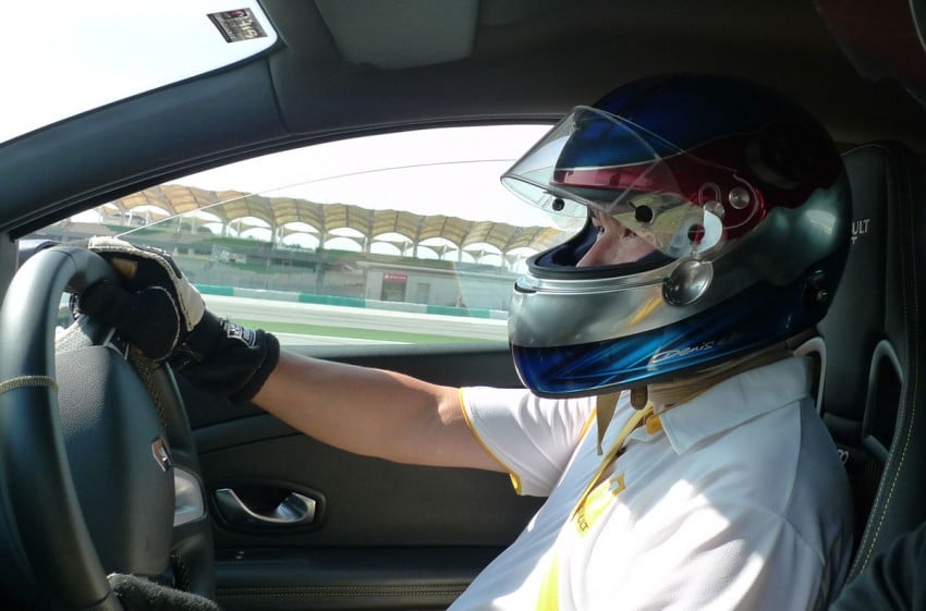 Renault Megane RS 250 beats its previous Sepang lap record by five seconds! 77969