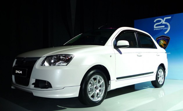 Proton Saga 25th Anniversary Edition features dual front SRS airbags and 4 power windows!