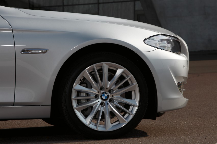 All-new F10 BMW 5-Series Sedan: full details! 154861