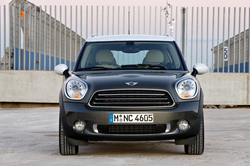 VIDEO: MINI Cooper S Countryman Review 66453