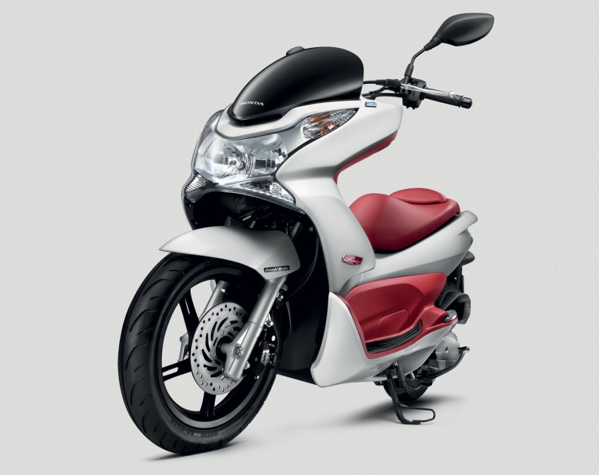 Honda Spacy and PCX bikes launched by Boon Siew 139181