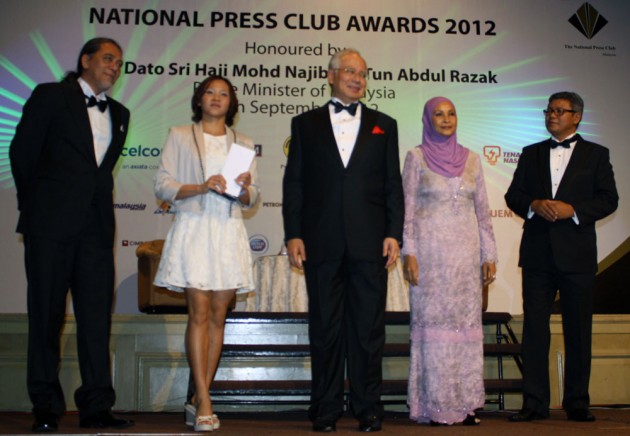 Pandelela Rinong awarded the NPC-Tan Sri SM Nasimuddin SM Amin 1Malaysian of the Year award