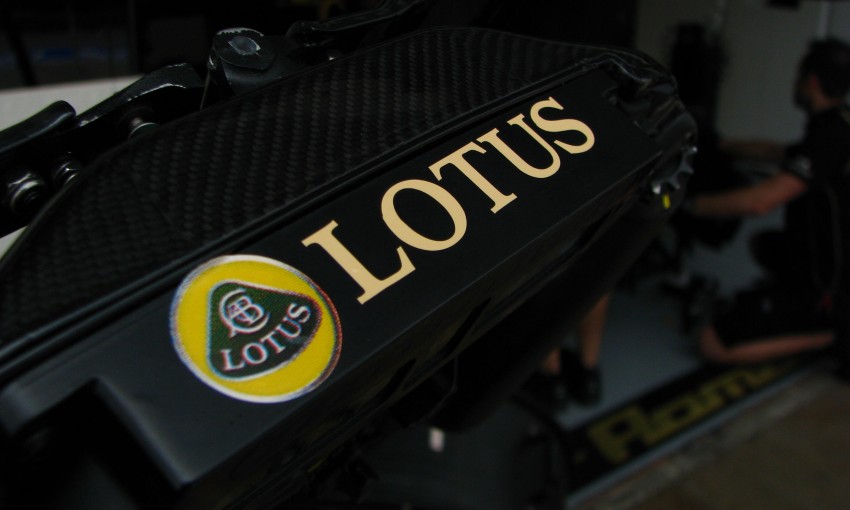 Lotus F1 Team: An inside look into the team’s garage 95675