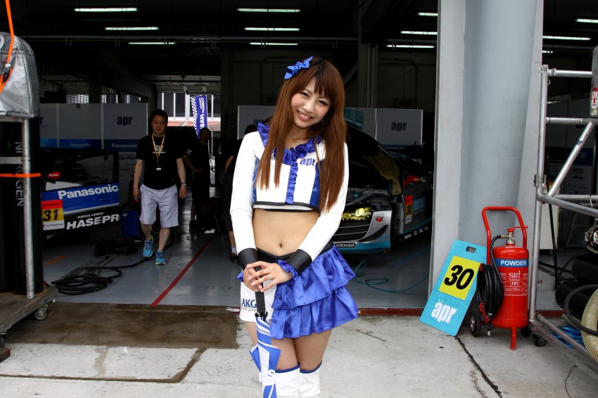 Super GT 2012 Rd 3: Of booth babes and race queens 112082