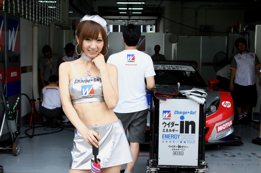 Super GT 2012 Rd 3: Of booth babes and race queens 112093