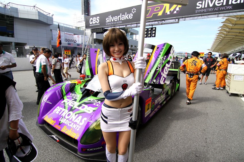 Super GT 2012 Rd 3: Of booth babes and race queens 112158