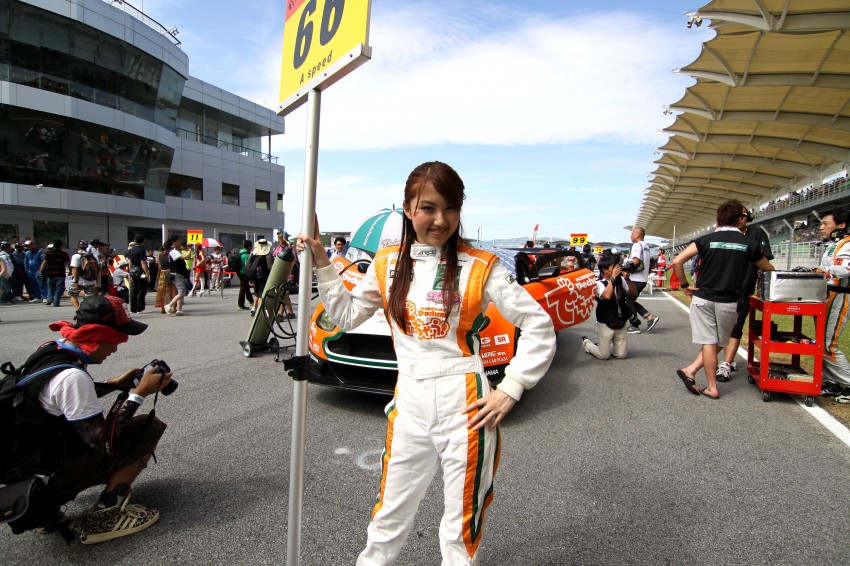 Super GT 2012 Rd 3: Of booth babes and race queens 112161