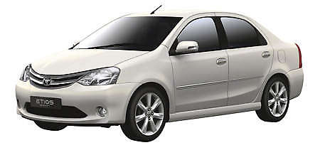 Delhi 2010: Toyota Etios sedan and hatch unveiled!