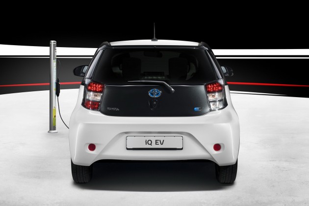 Toyota iQ EV – only 100 units for Japan and USA