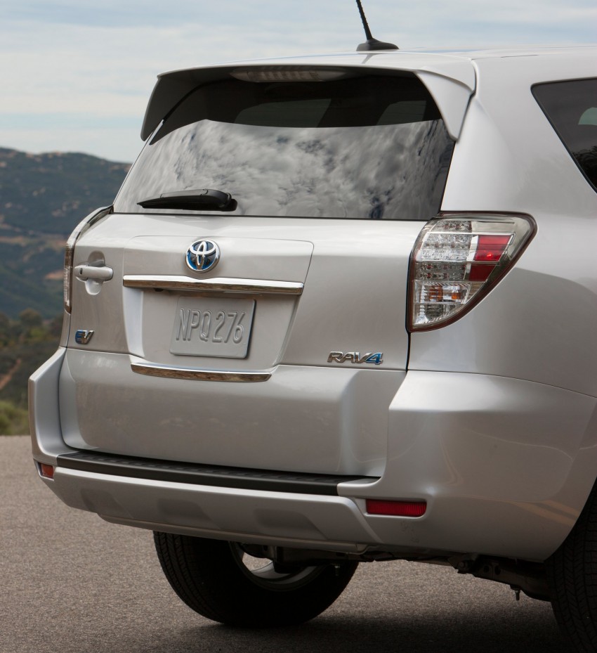 Toyota RAV4 EV – all-electric SUV makes its debut in LA 105228